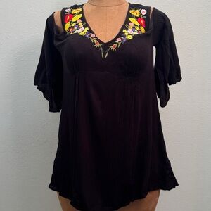NWT JODIFL Black Embroidered Flowers, Cold Shoulder, Gauze Tunic, Bell Sleeve M
